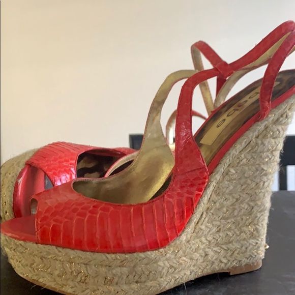 Avery Wedge - Picture 3 of 4